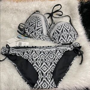 Island Soul Black and White Patterned Bikini Set NWT